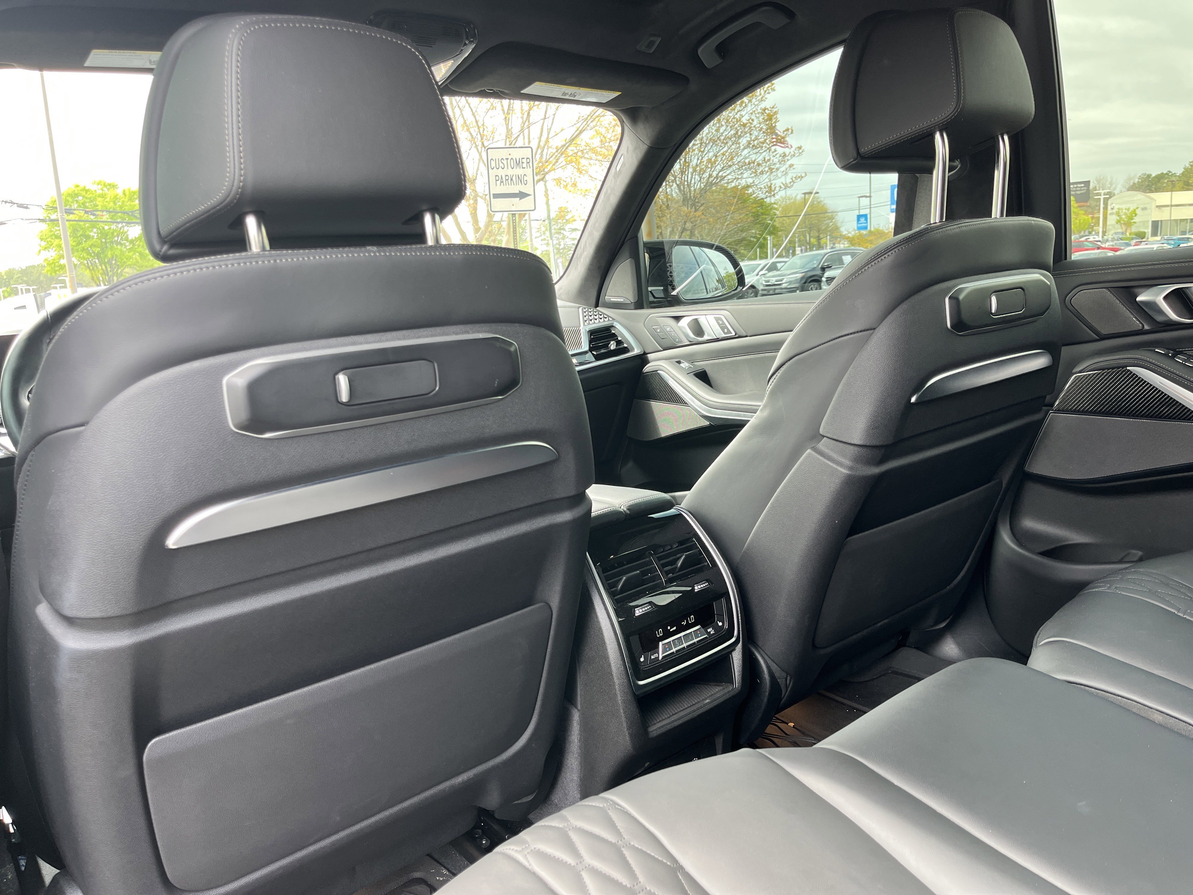 Used 2025 BMW X7 M60i w/ Executive Package image 21