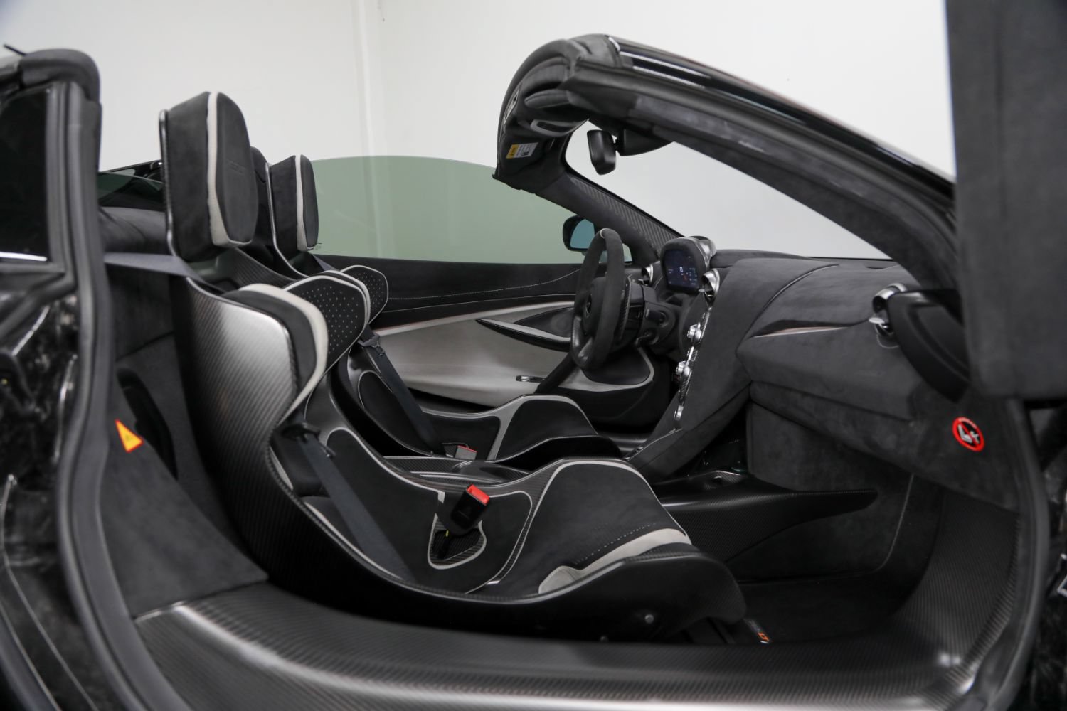 Used 2022 McLaren 765LT RWD image 34