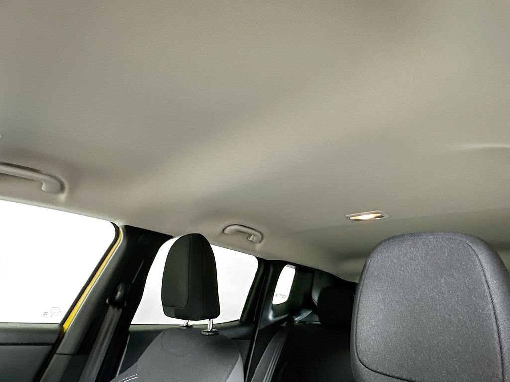 Used 2023 Jeep Renegade Latitude w/ Premium Group AWD/4WD image 11