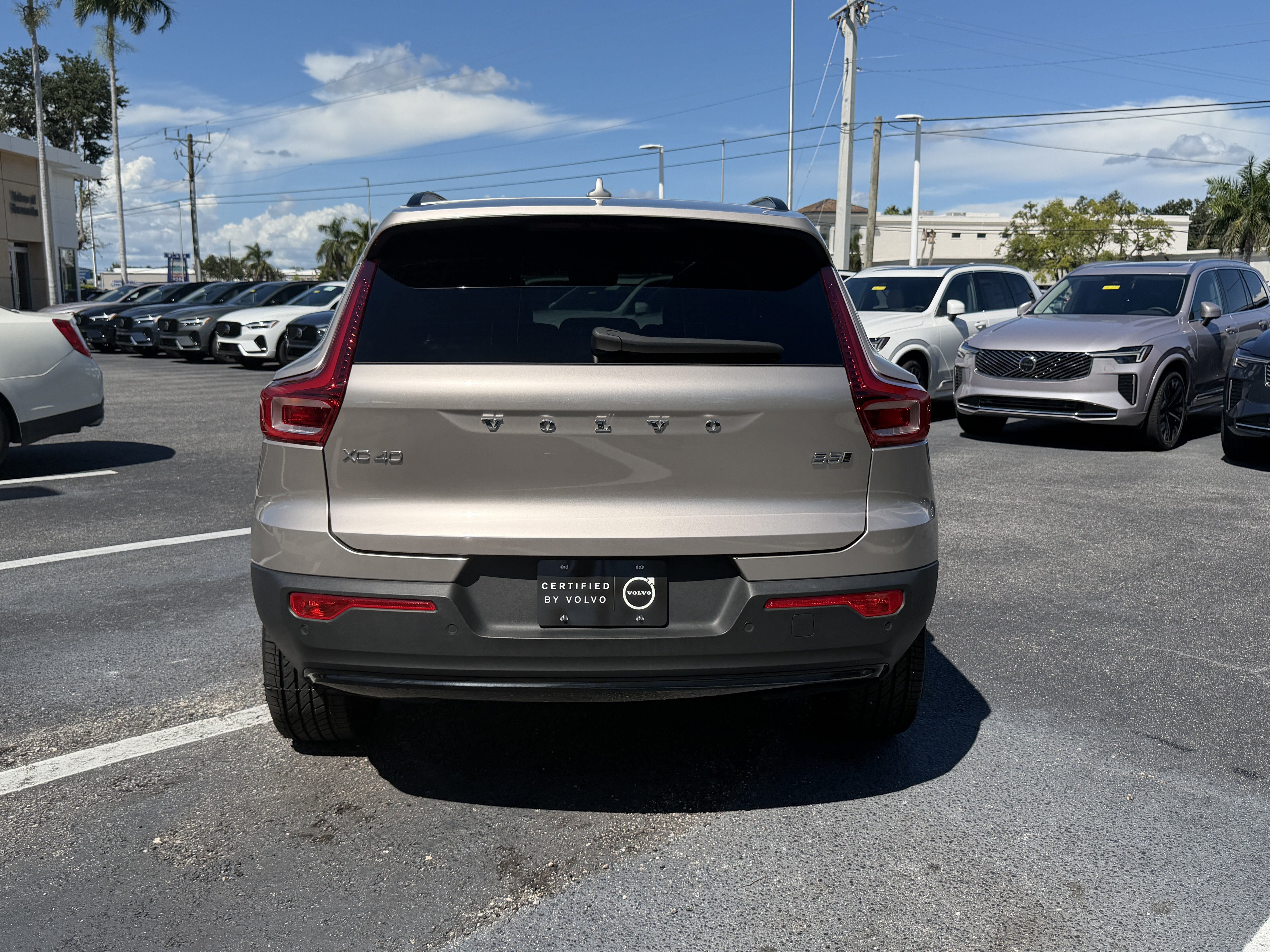 Certified 2024 Volvo XC40 B5 Plus w/ Protection Package Premier AWD/4WD image 6