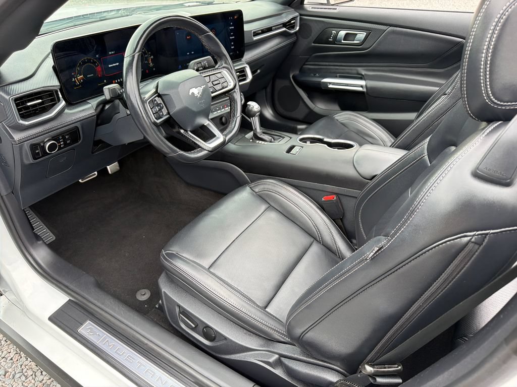 Used 2025 Ford Mustang Premium RWD image 3