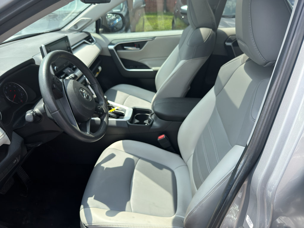 Used 2019 Toyota RAV4 XLE Premium w/ Advanced Technology Package FWD image 8