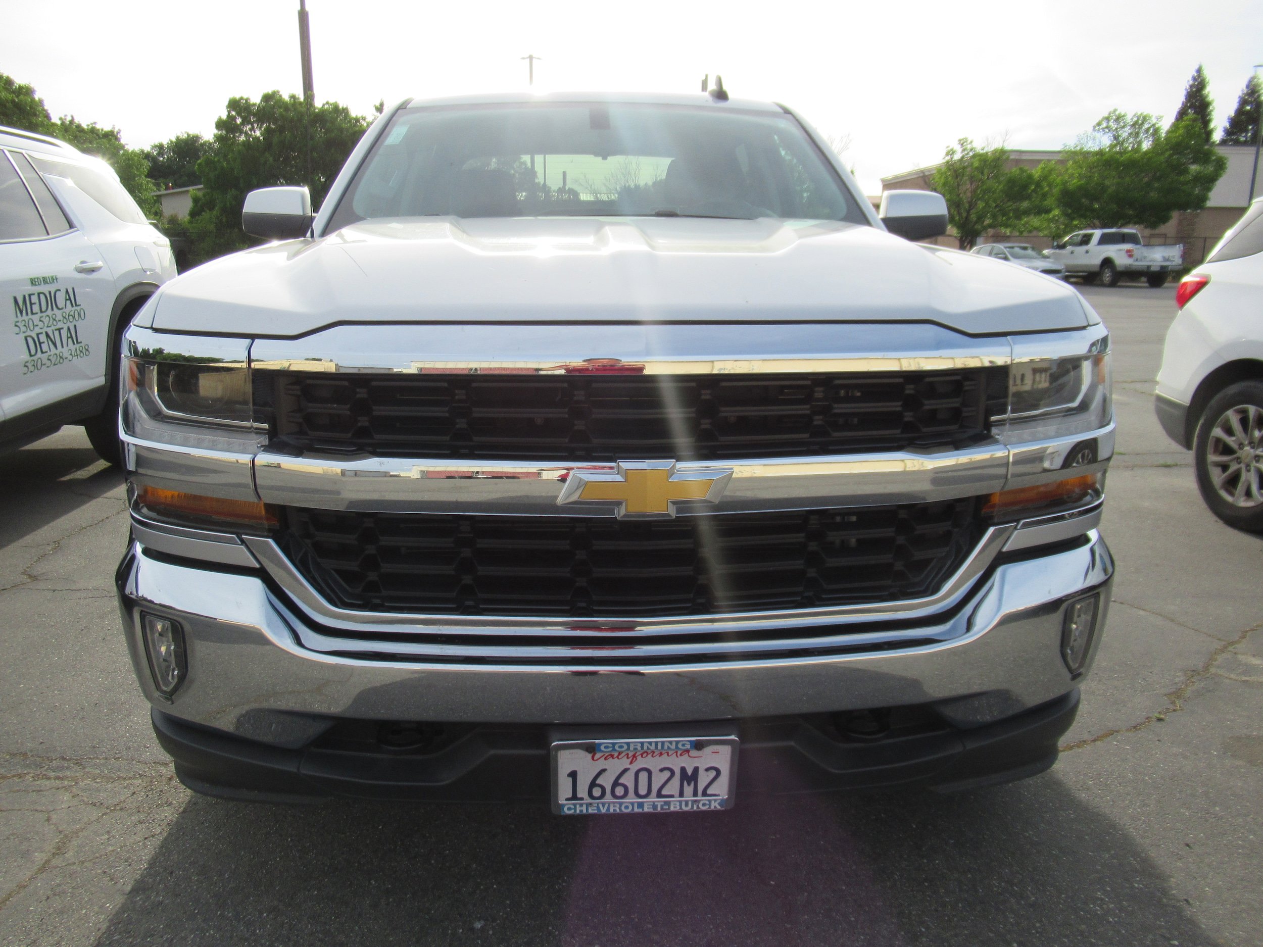 Used 2018 Chevrolet Silverado 1500 LT w/ All Star Edition AWD/4WD image 2