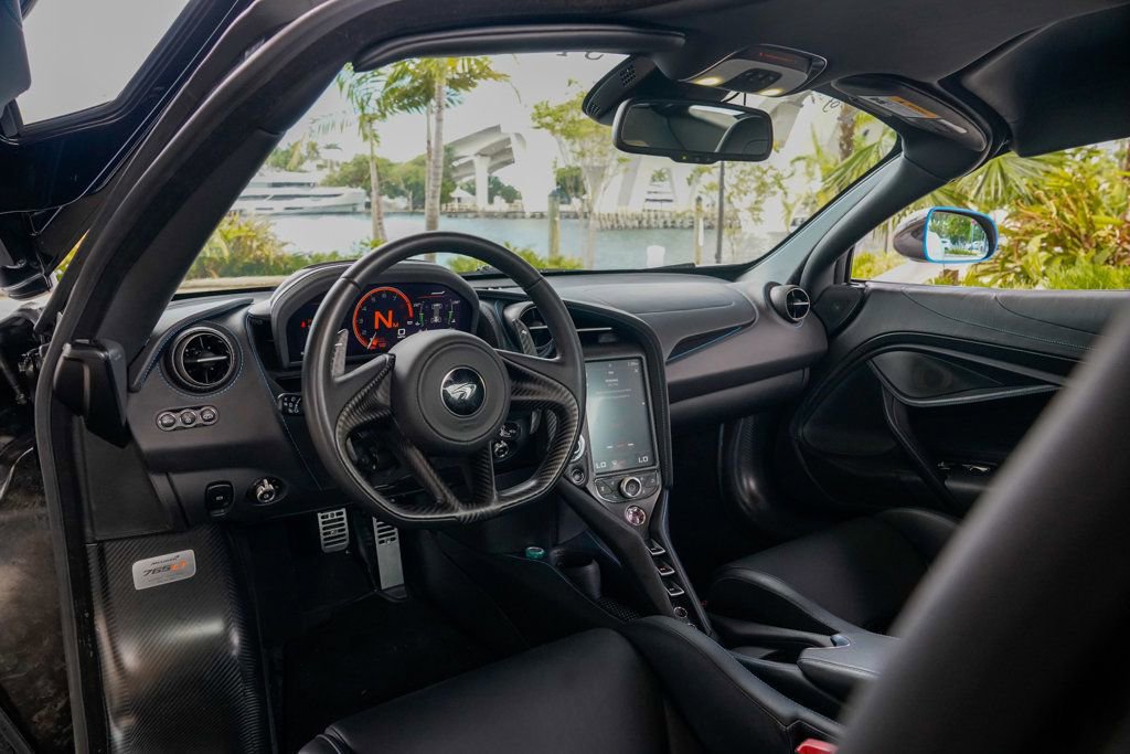 Used 2021 McLaren 765LT image 3