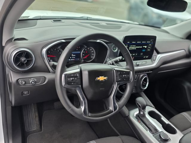 Used 2025 Chevrolet Blazer LT FWD image 21