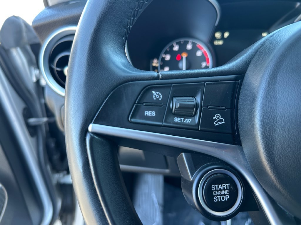 Used 2018 Alfa Romeo Stelvio Ti AWD/4WD image 39