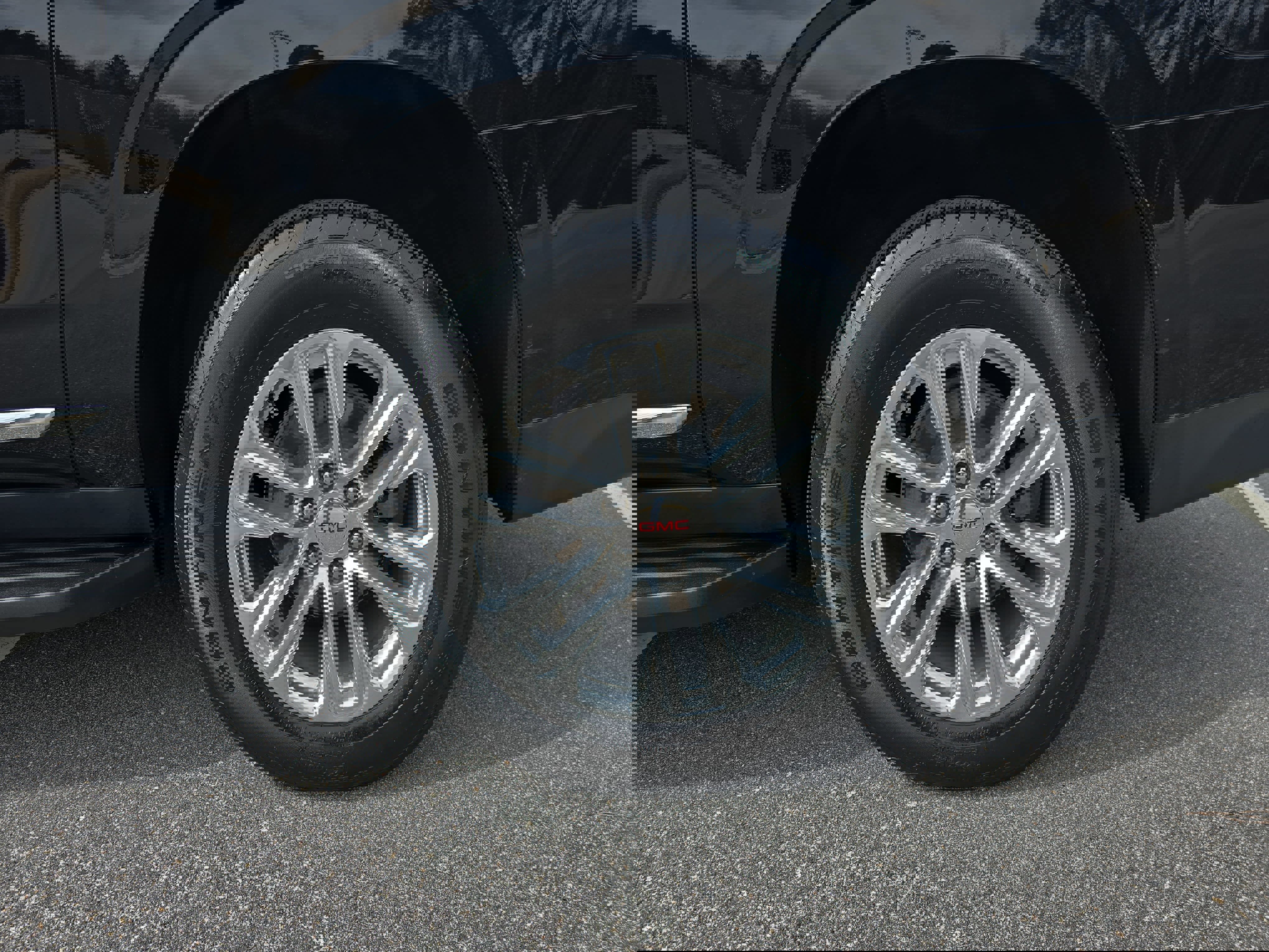 Used 2023 GMC Yukon XL SLT image 36