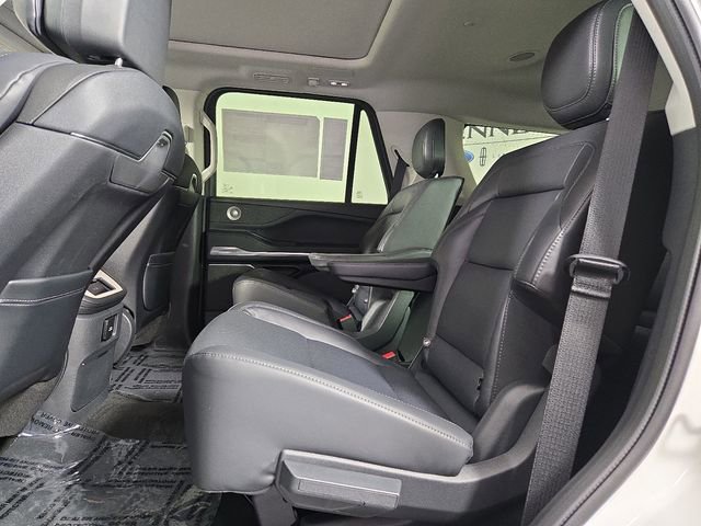 New 2025 Lincoln Navigator Reserve image 9