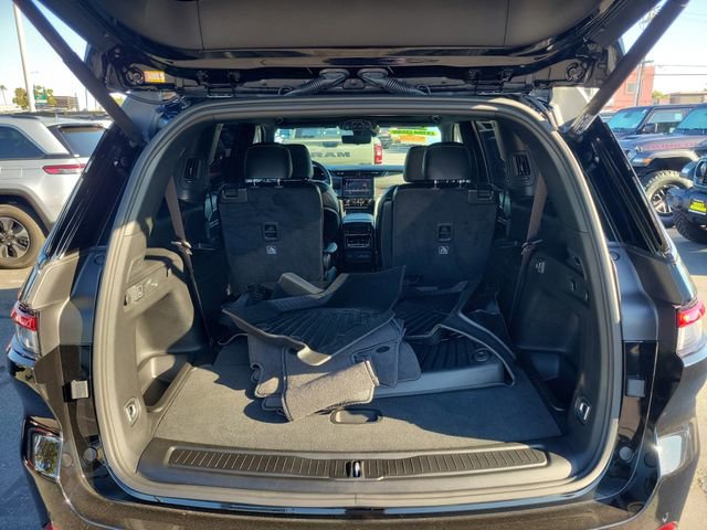 Certified 2025 Jeep Grand Cherokee L Limited w/ Luxury Tech Group II image 9