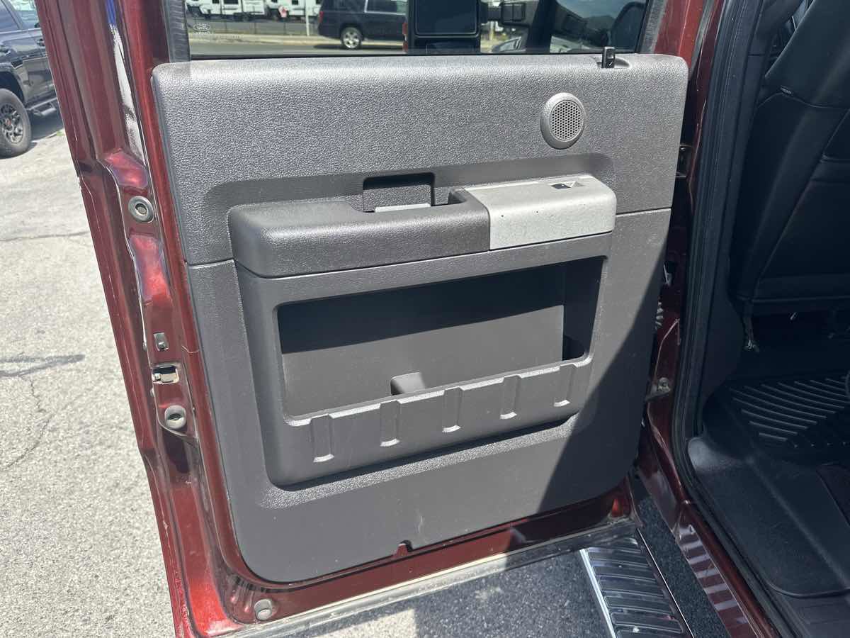 Used 2016 Ford F250 Lariat w/ Chrome Package image 14