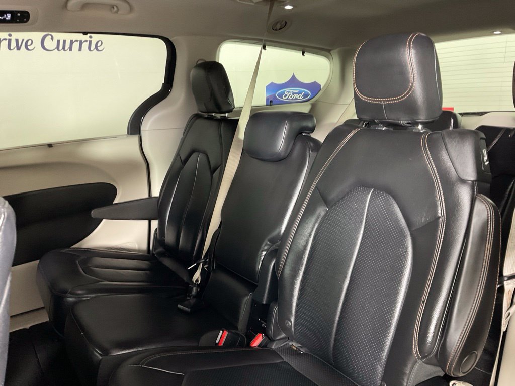 Used 2018 Chrysler Pacifica Touring-L Plus FWD image 16