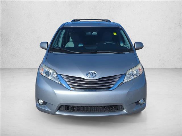 Used 2015 Toyota Sienna XLE image 2