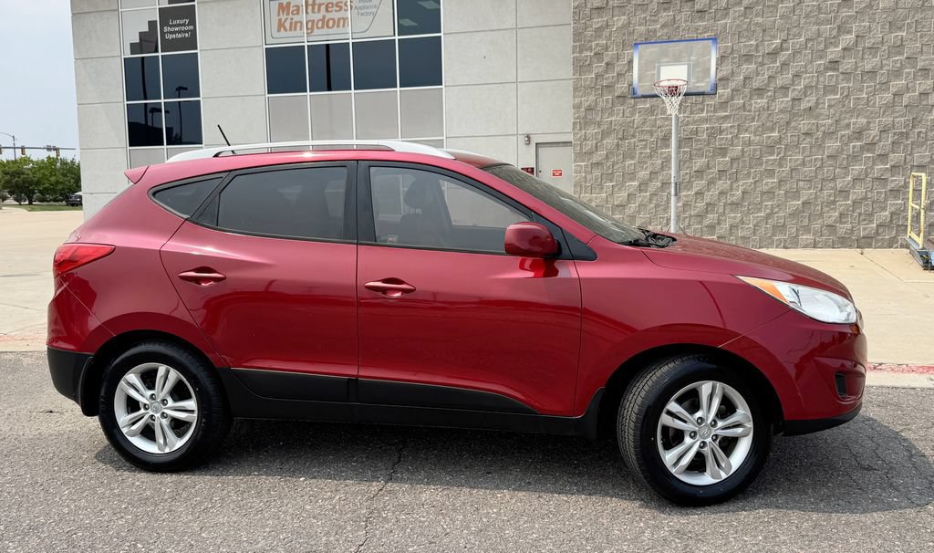 Used 2011 Hyundai Tucson GLS FWD image 5