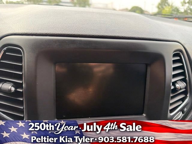 Used 2018 Jeep Compass Sport w/ Tech Group FWD image 17