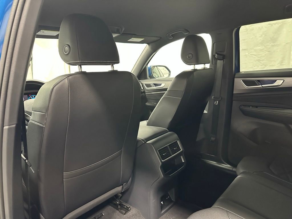 Used 2025 Volkswagen Atlas Cross Sport SE image 50