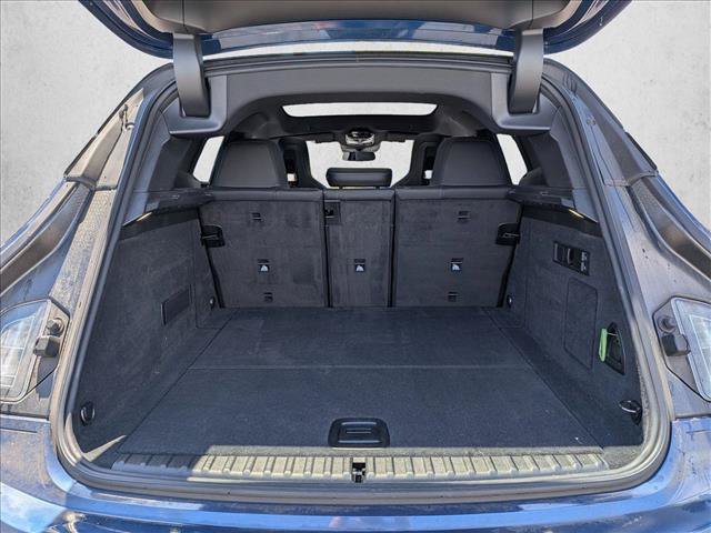 Used 2023 BMW iX xDrive50 w/ Sport Package AWD/4WD image 6
