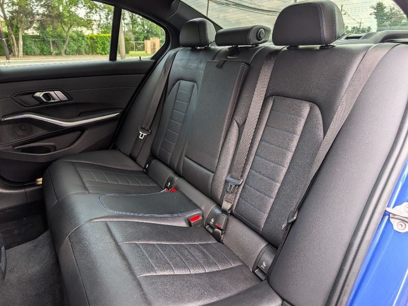 Used 2021 BMW 330i xDrive Sedan w/ M Sport Package AWD/4WD image 18
