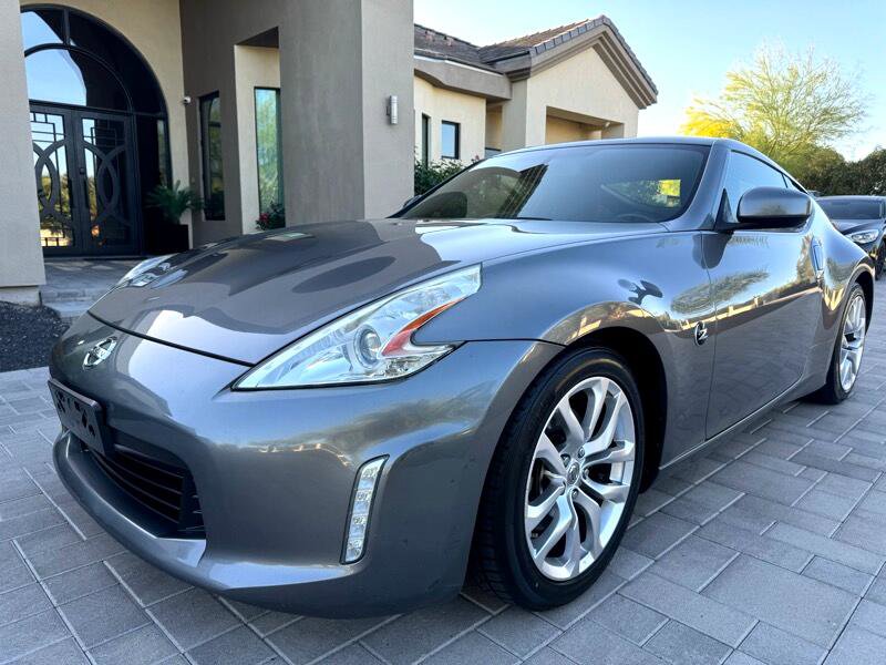Used 2017 Nissan 370Z Coupe image 2