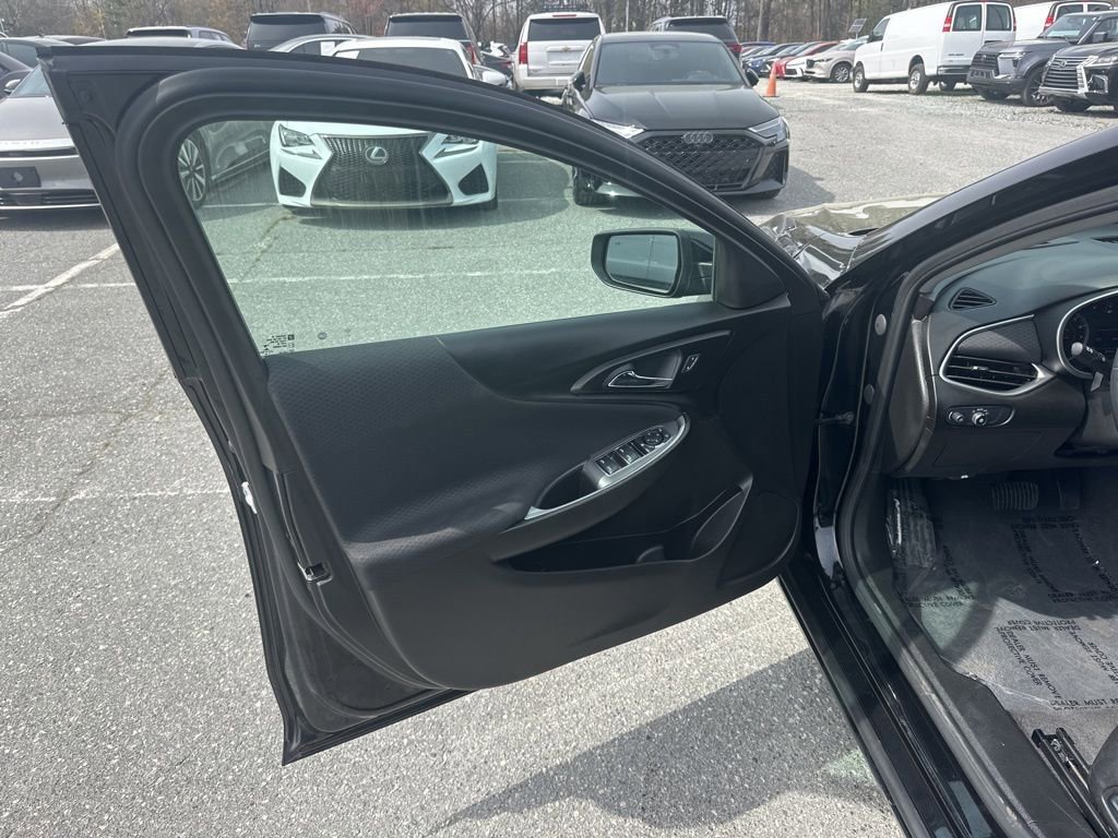 Used 2024 Chevrolet Malibu LT w/ Midnight Edition image 23