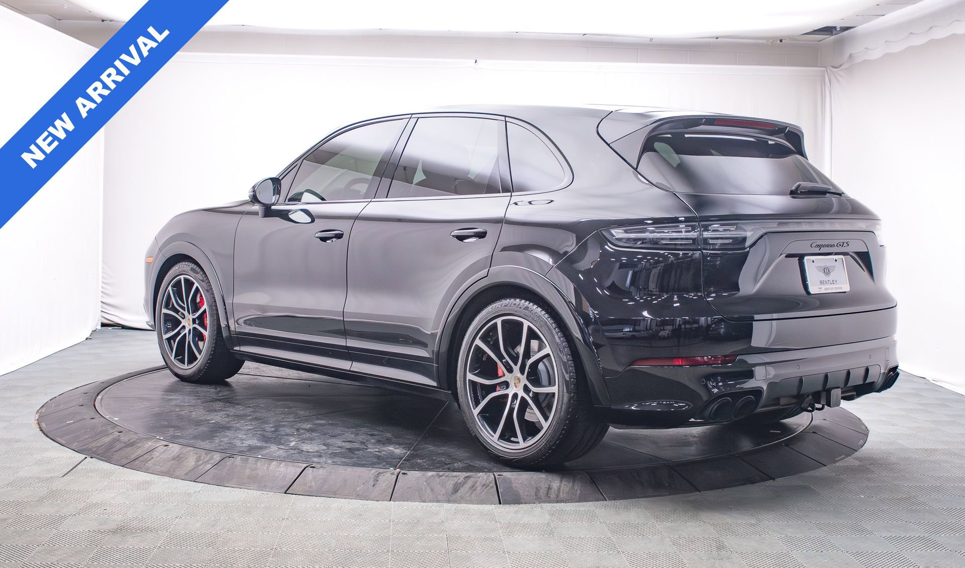 Used 2021 Porsche Cayenne GTS image 5