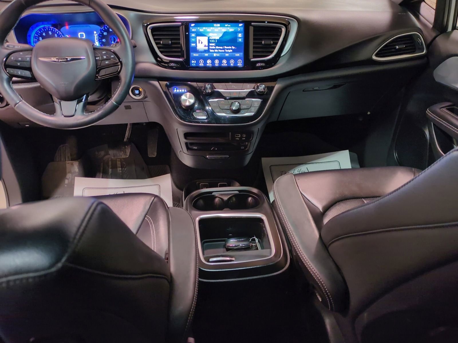 Used 2018 Chrysler Pacifica Touring-L Plus w/ S Appearance Package FWD image 18