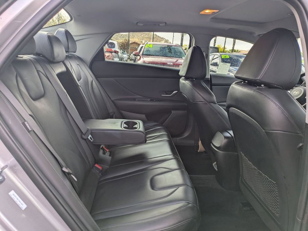 Certified 2025 Hyundai Elantra Limited image 29