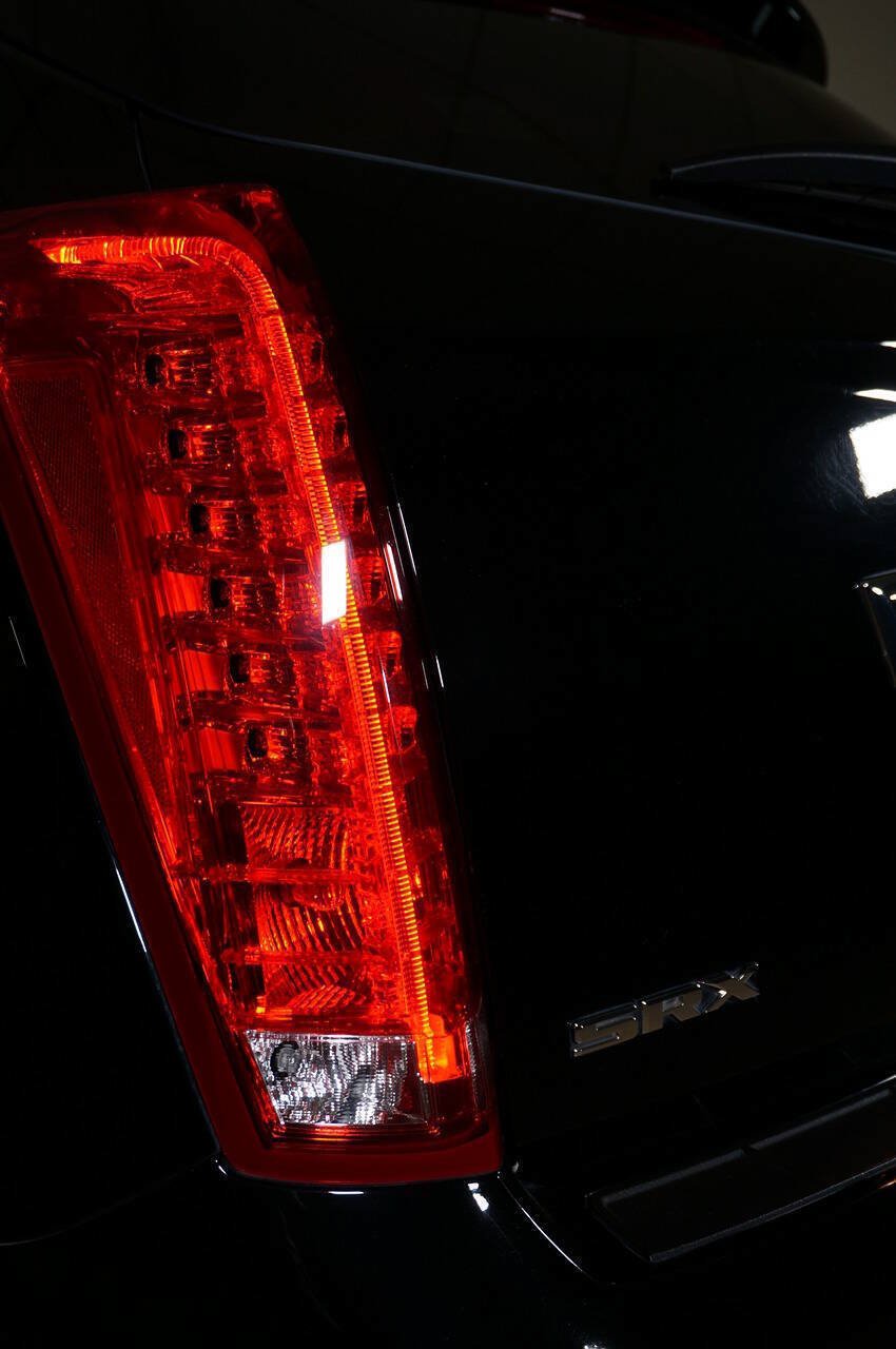 Used 2011 Cadillac SRX Premium FWD image 32