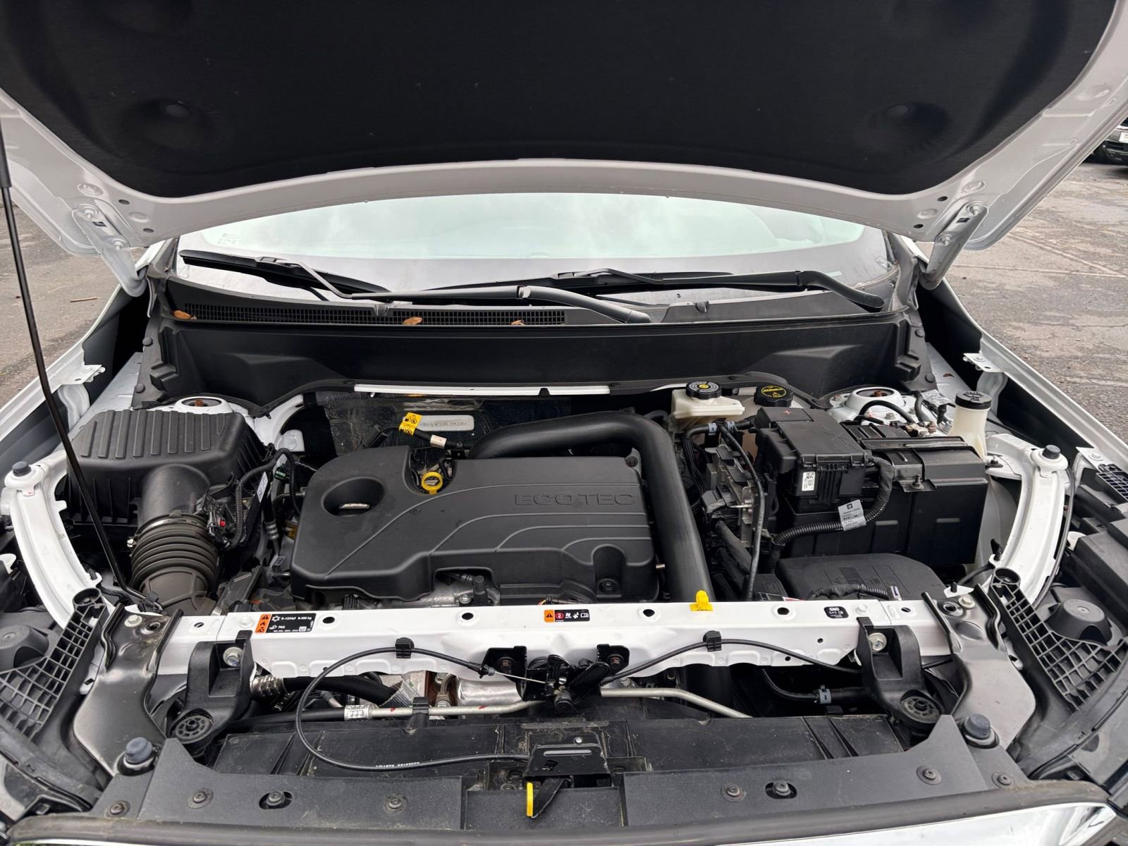 Used 2024 GMC Terrain SLE FWD image 31