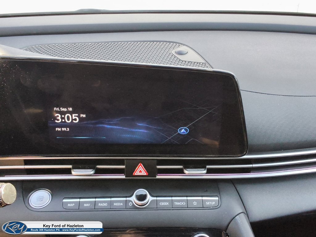 Used 2025 Hyundai Elantra SEL FWD image 22