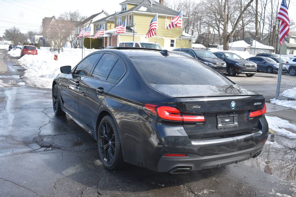 Used 2023 BMW 530e xDrive w/ Executive Package image 7