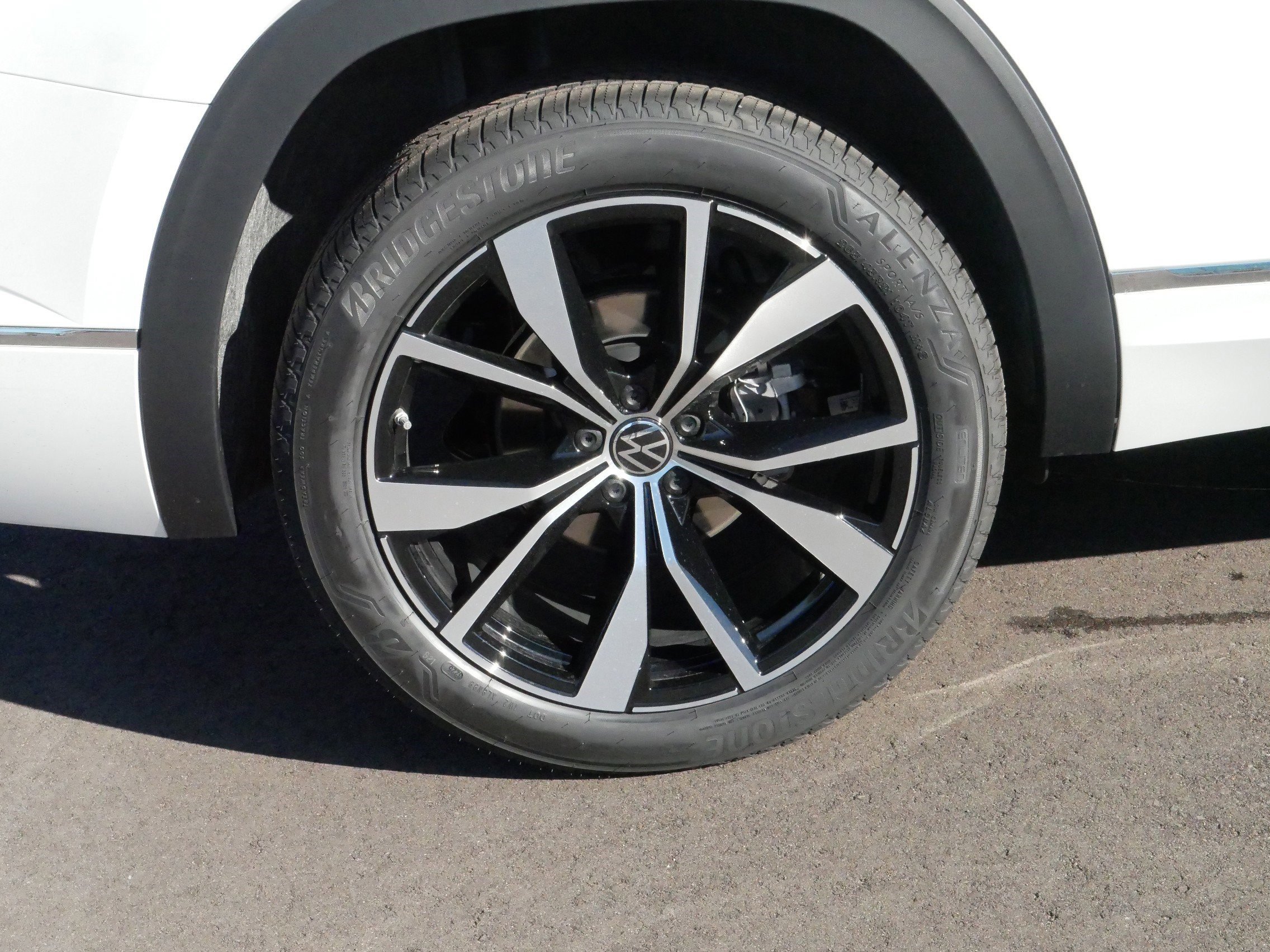 New 2026 Volkswagen Atlas SEL Premium R-Line image 5