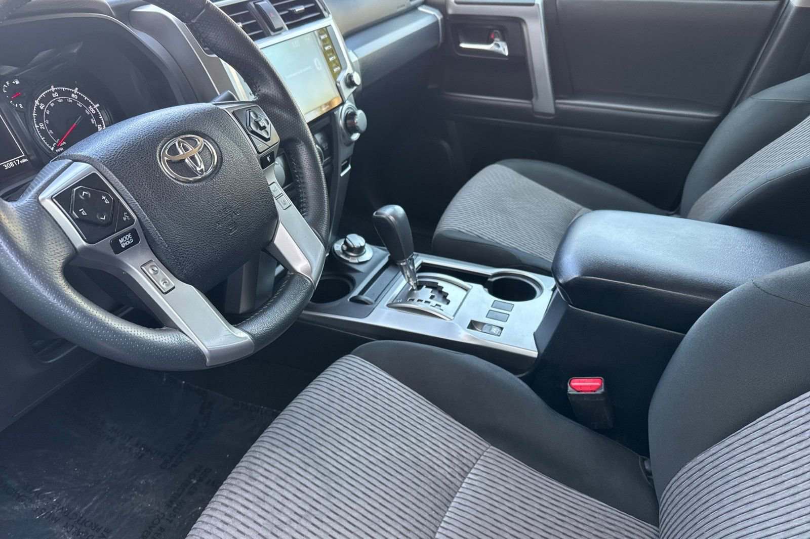 Used 2024 Toyota 4Runner SR5 AWD/4WD image 12