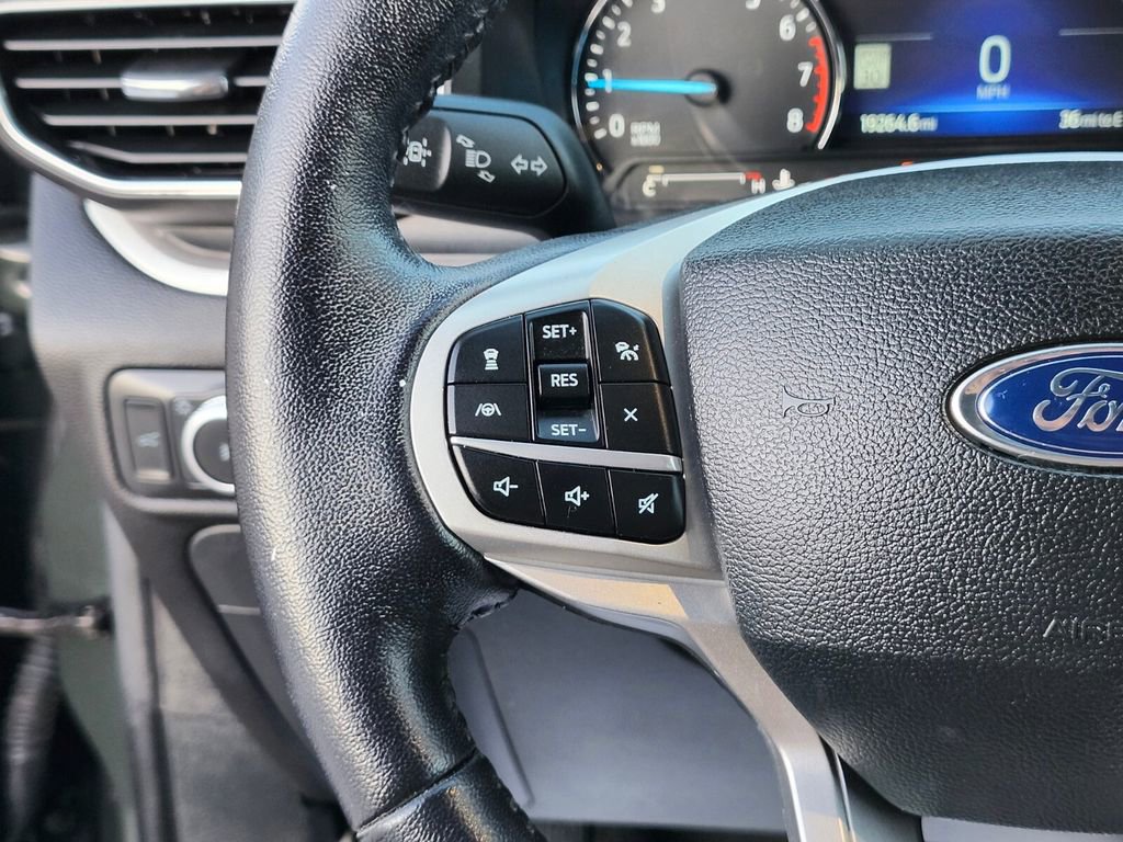 Certified 2022 Ford Explorer XLT w/ Equipment Group 202A image 30