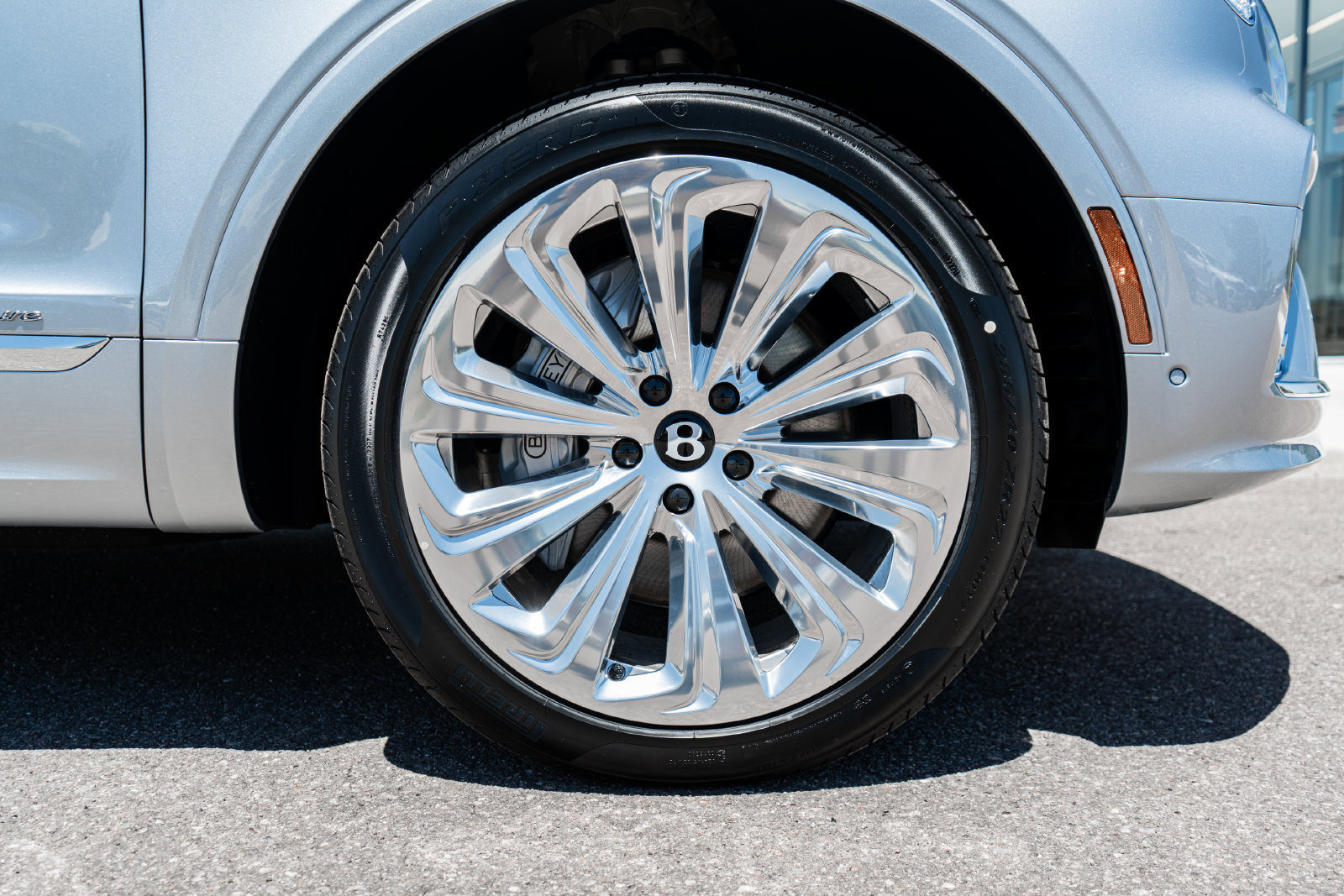 New 2026 Bentley Bentayga Extended Wheelbase AWD/4WD image 16