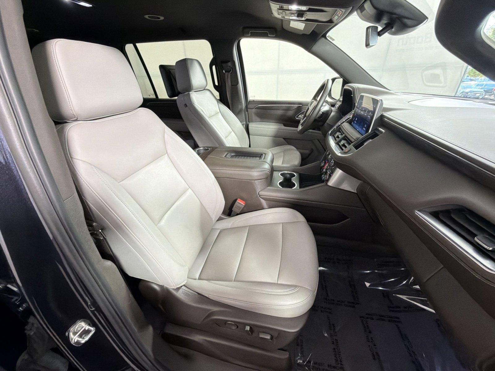 Used 2024 Chevrolet Suburban Z71 w/ Off-Road Capability Package image 27