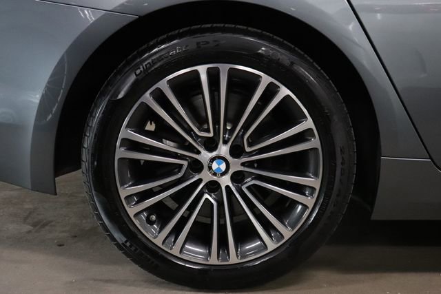 Used 2019 BMW 540i w/ Executive Package RWD image 41