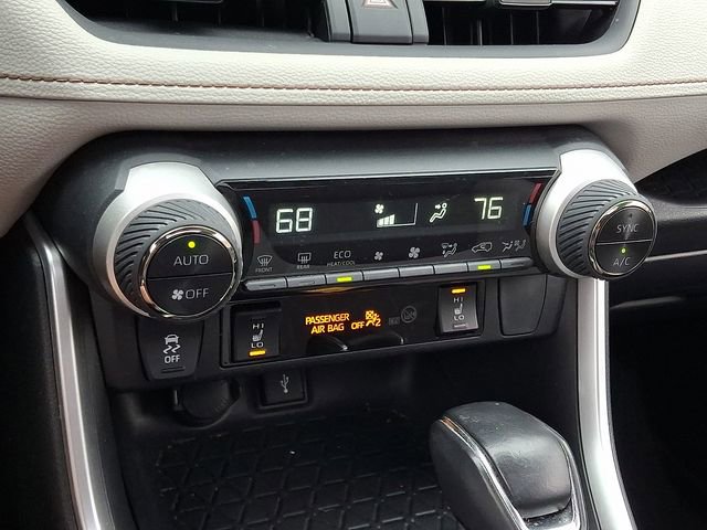 Used 2020 Toyota RAV4 XLE w/ Convenience Package image 16