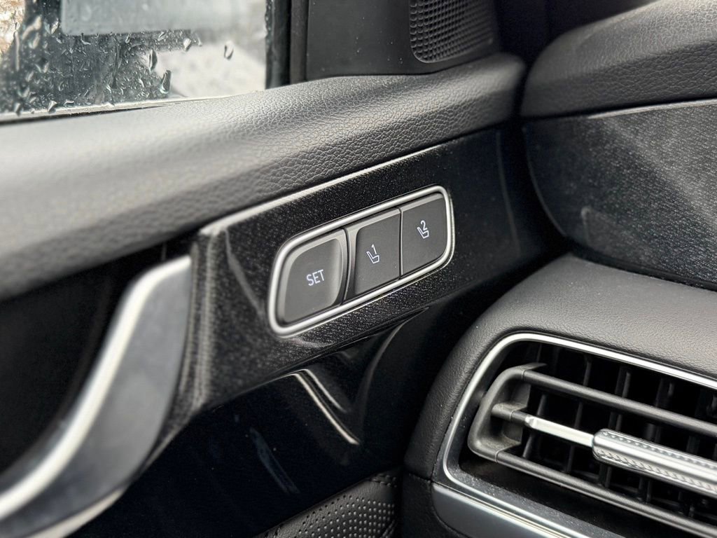 Used 2020 Hyundai Palisade Limited image 19