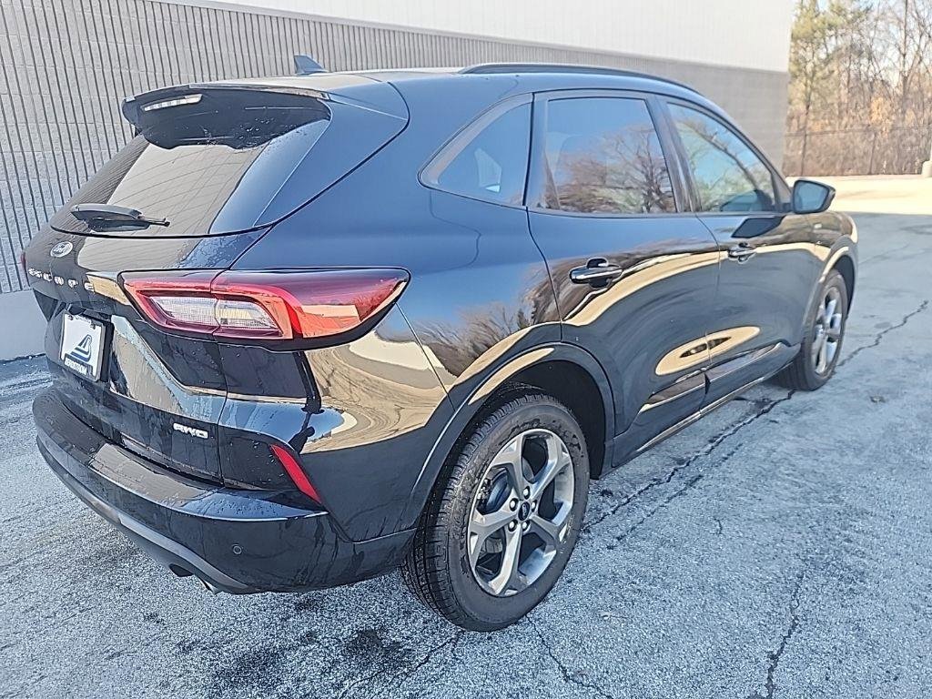 Certified 2023 Ford Escape ST-Line Select w/ Tech Pack #1 image 6