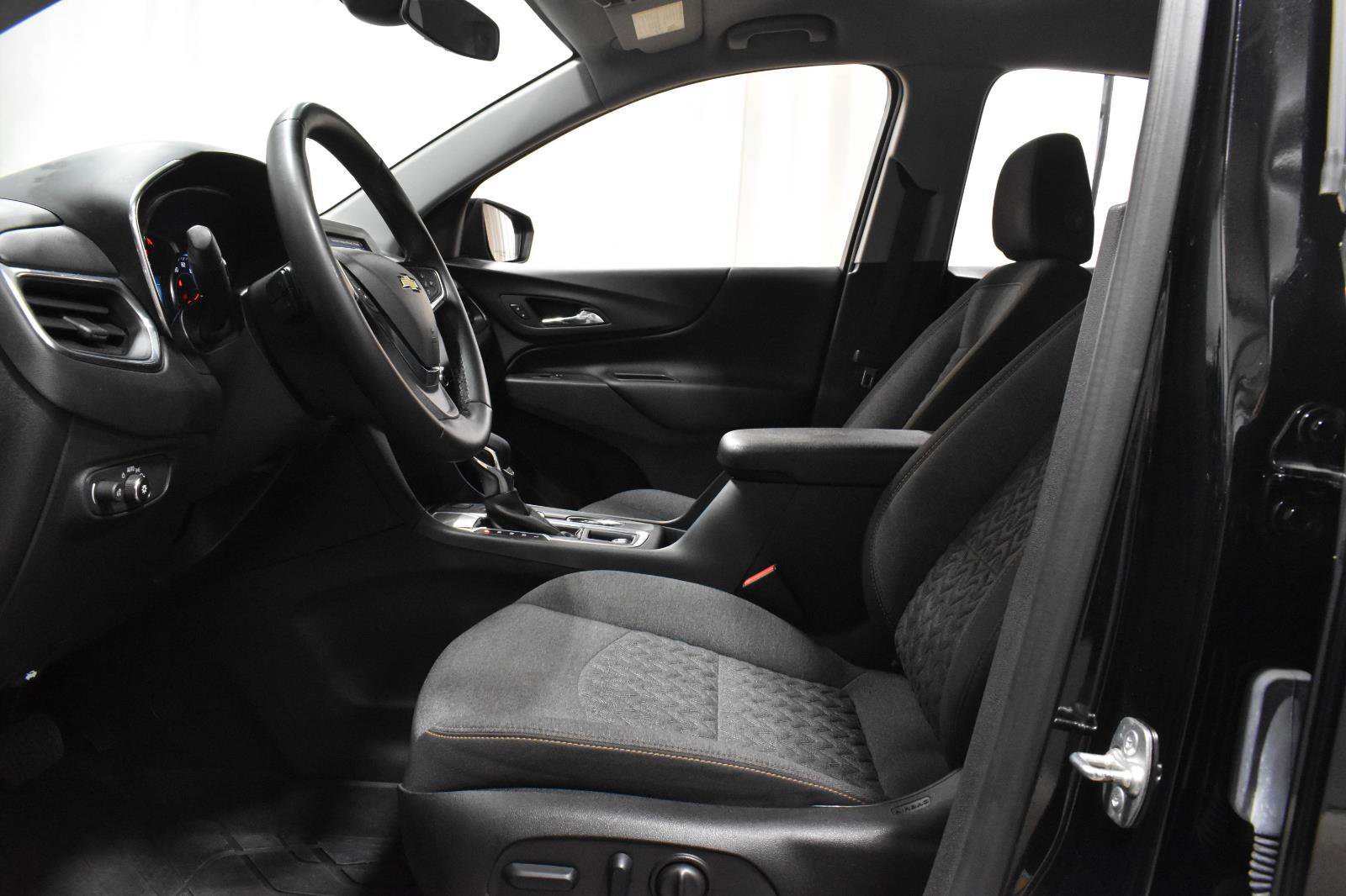 Used 2024 Chevrolet Equinox LT w/ LPO, Floor Liner Package image 6