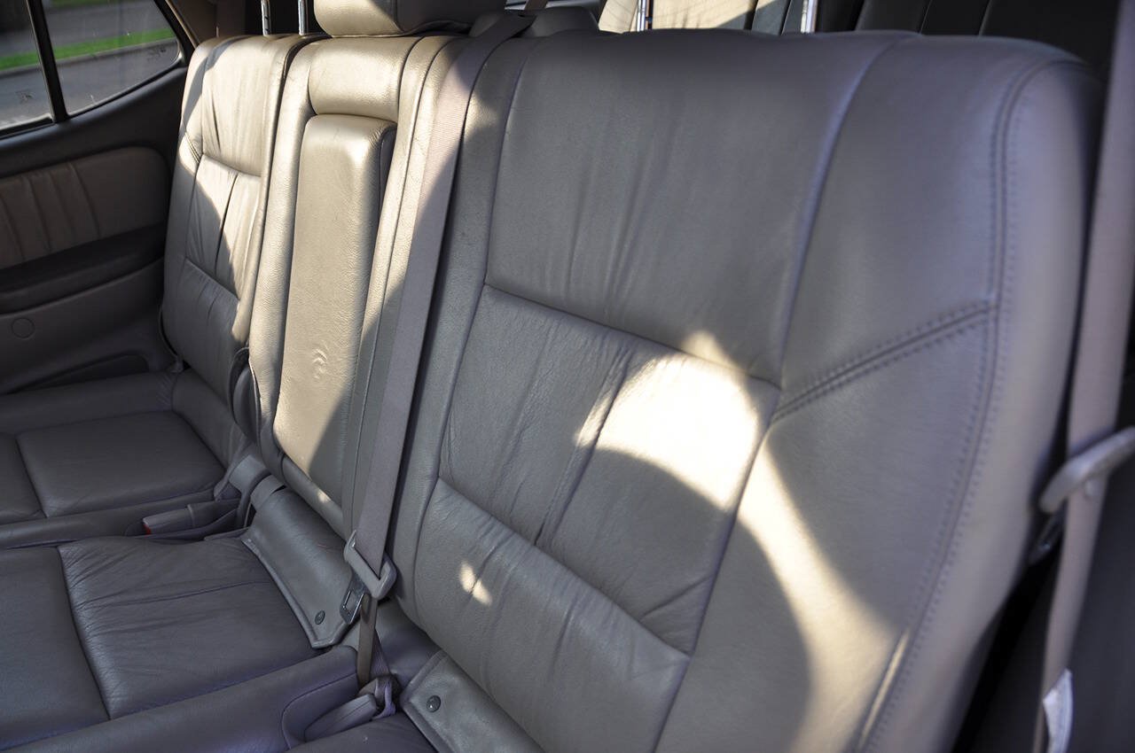 Used 2005 Toyota Sequoia Limited AWD/4WD image 23
