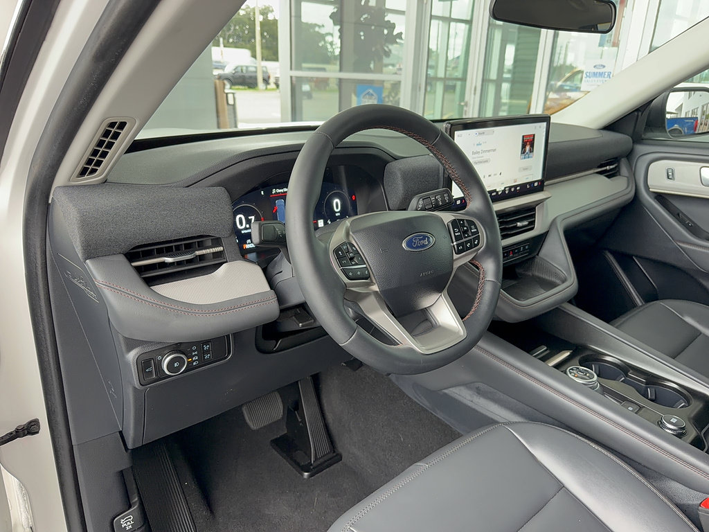 Certified 2025 Ford Explorer Active w/ Active Comfort Package RWD image 10
