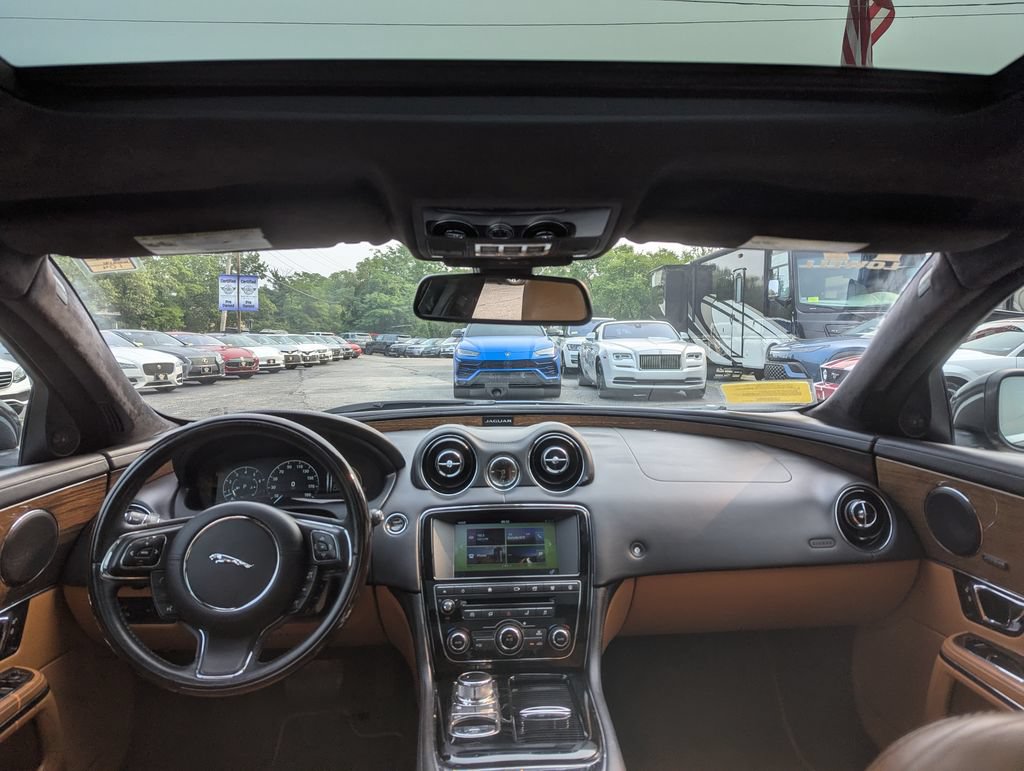 Used 2017 Jaguar XJ L Supercharged RWD image 51