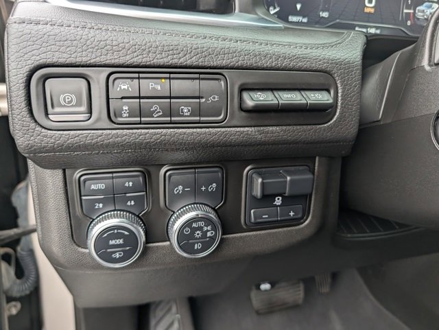 Used 2022 GMC Yukon XL Denali w/ Denali Ultimate Package image 16