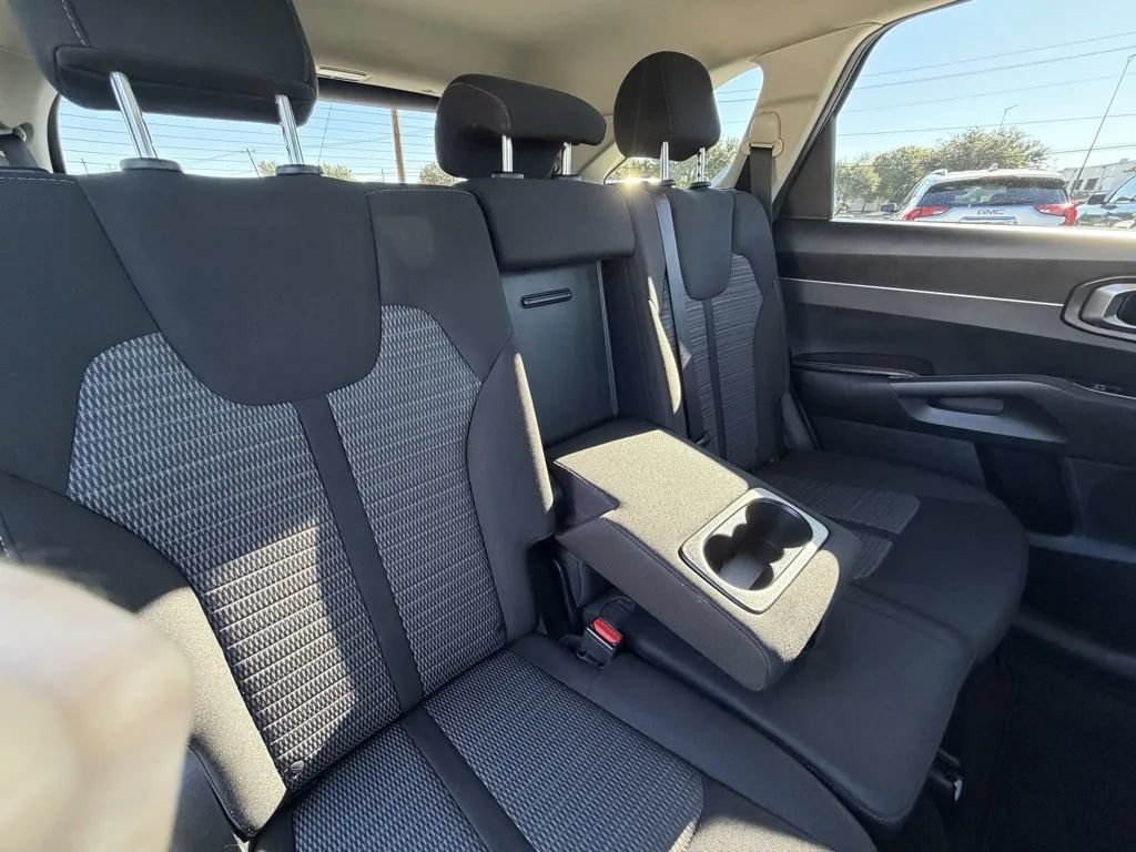 Used 2021 Kia Sorento LX FWD image 30