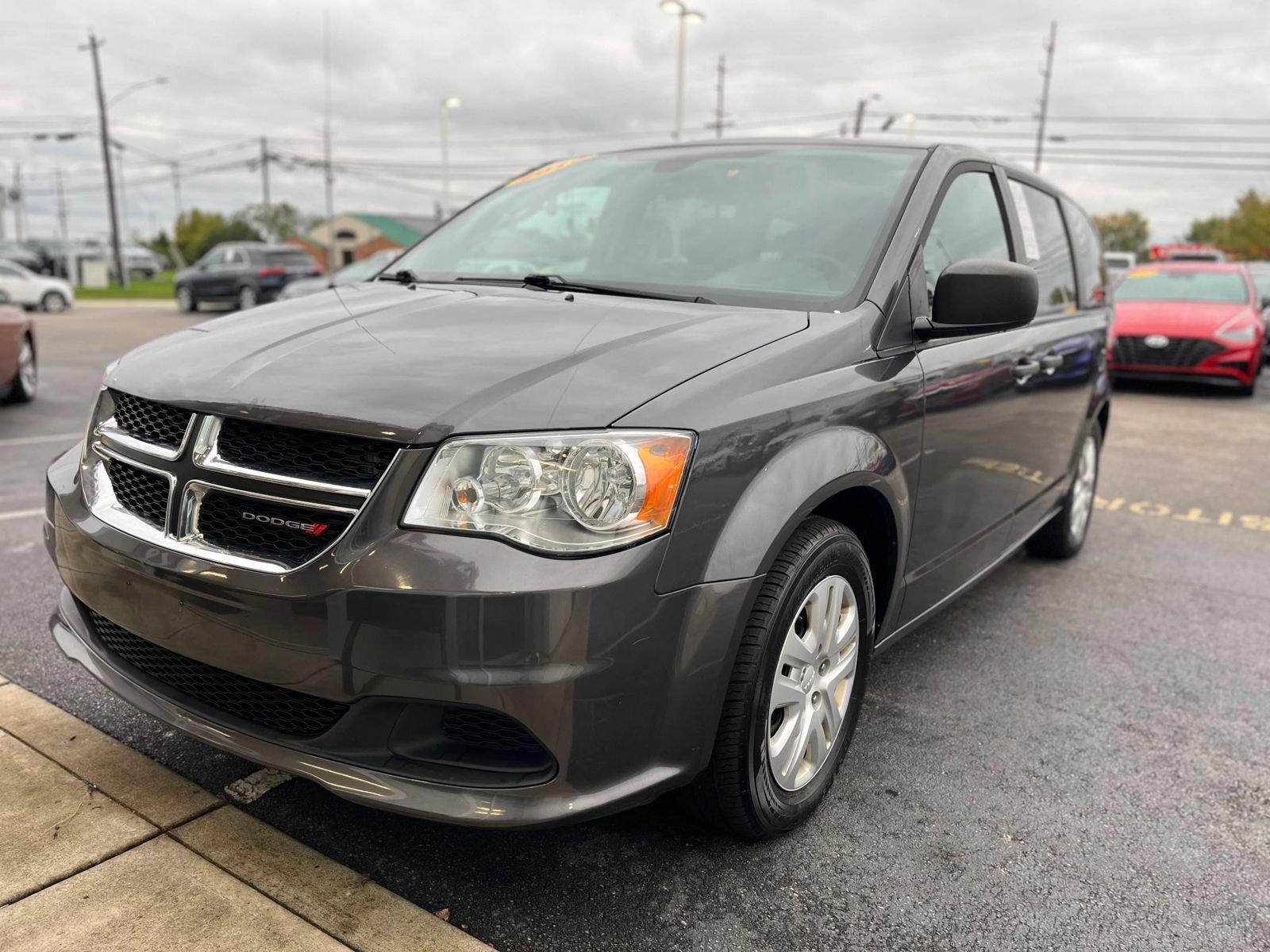 Used 2019 Dodge Grand Caravan SE w/ UConnect Hands-Free Group FWD image 14
