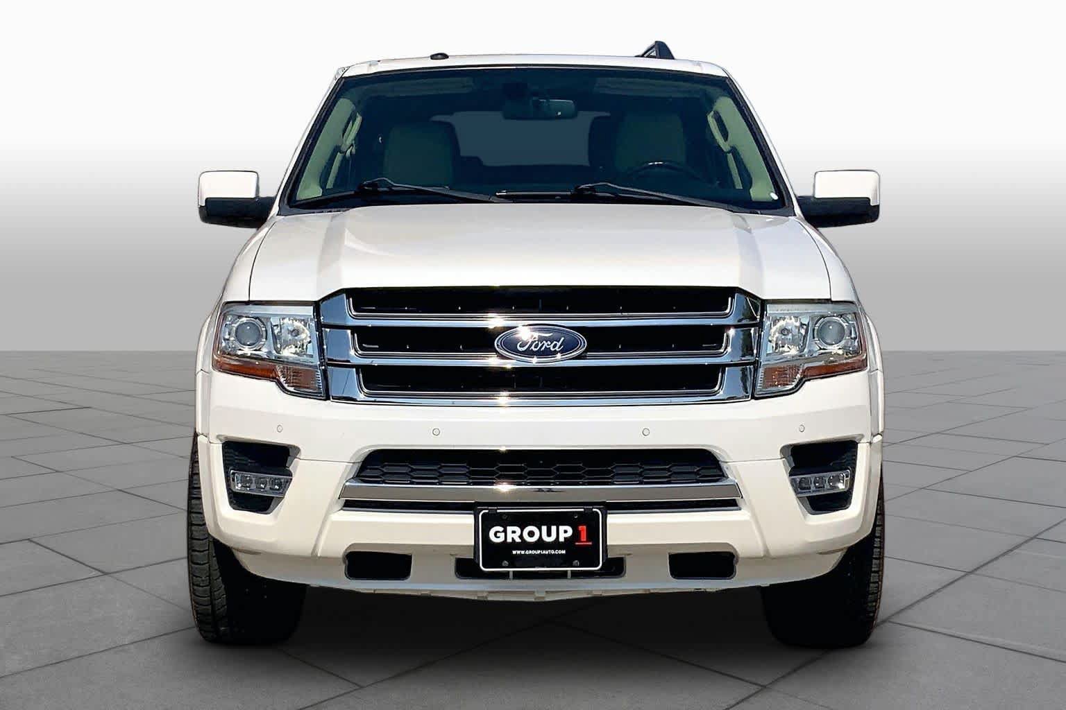 Used 2017 Ford Expedition EL Limited w/ Equipment Group 301A RWD image 4