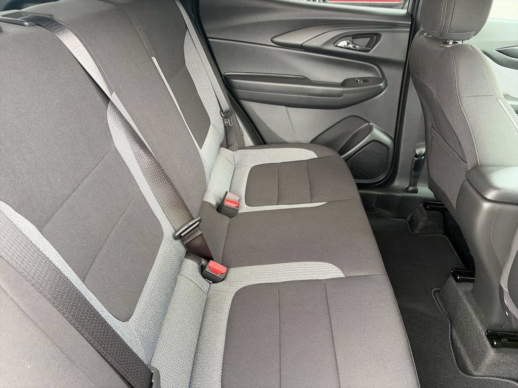 New 2026 Chevrolet TrailBlazer LT w/ LT Cold Weather Package FWD image 14