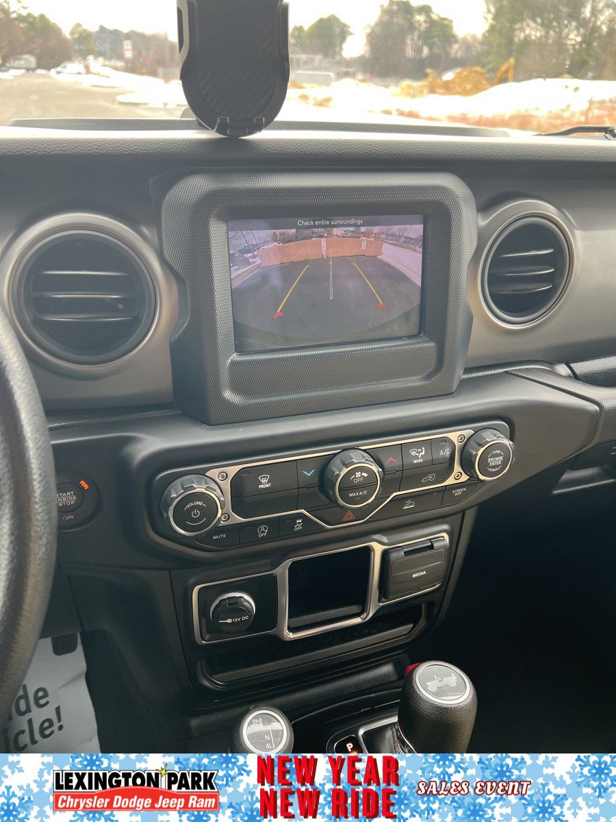 Used 2022 Jeep Wrangler Sport image 21