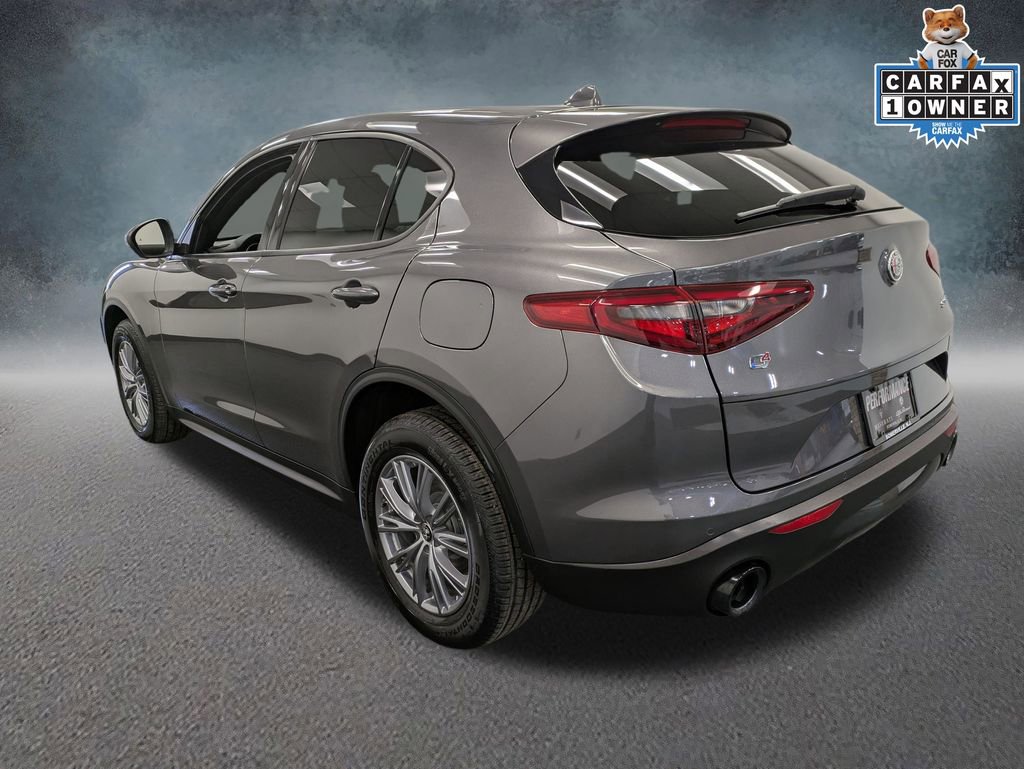 Used 2023 Alfa Romeo Stelvio Sprint image 6